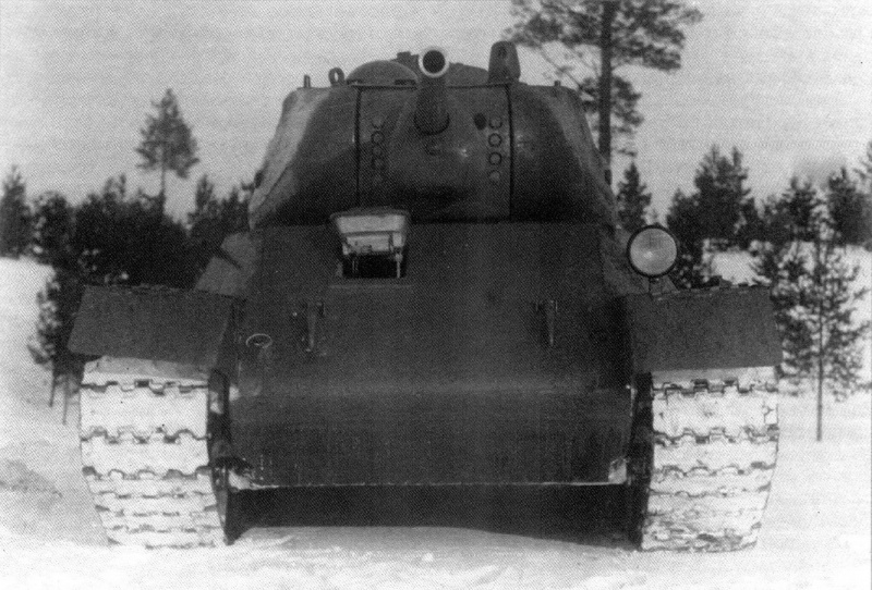 T-43 first modification. The reduced driver's hatch (opened for improved observation) is clearly seen. 